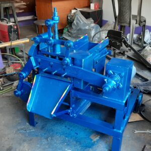 Automatic tobacco cutting machine with high-speed stainless steel blades