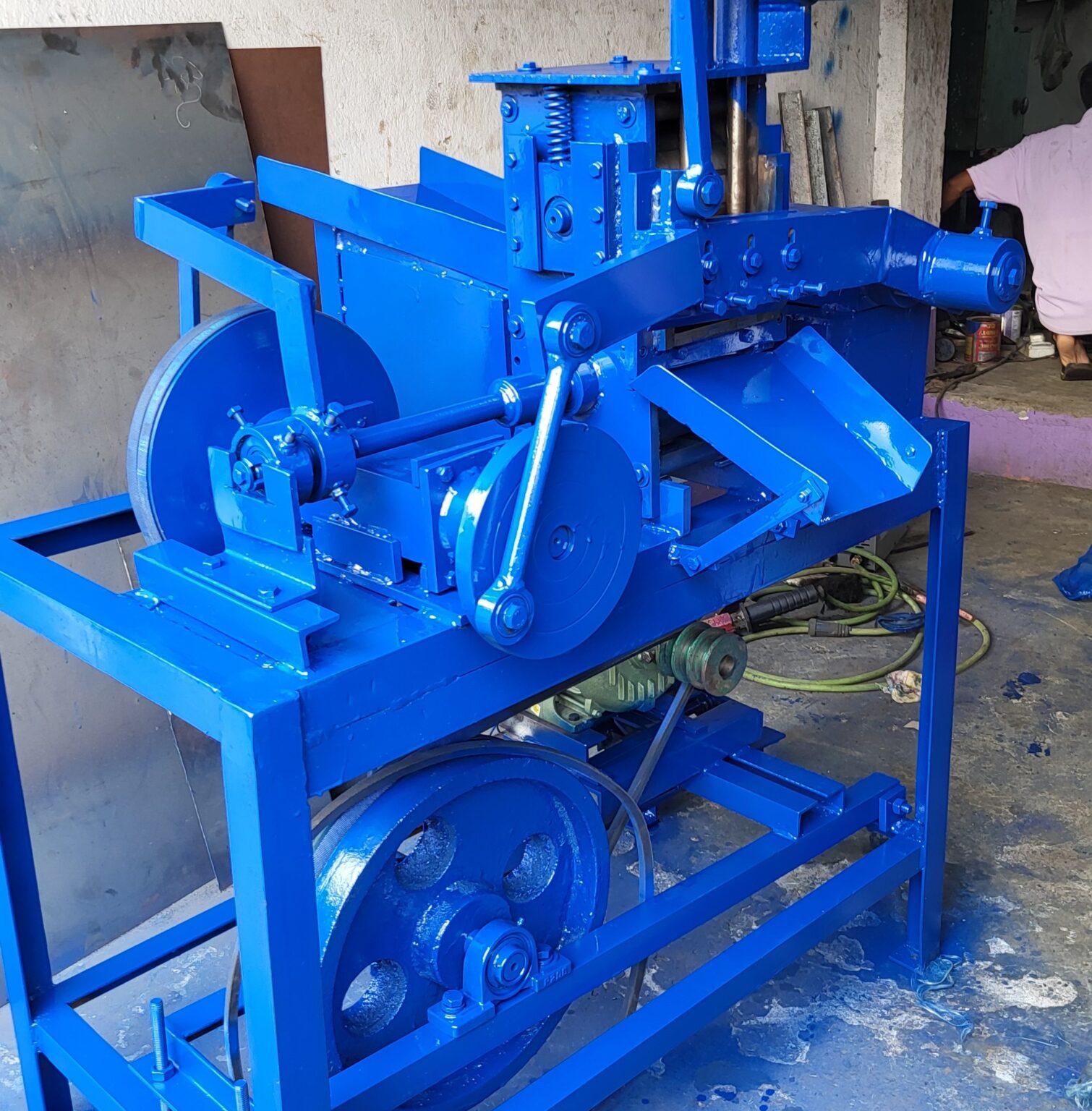Glass fiber cutting machine with high precision blade system for industrial use